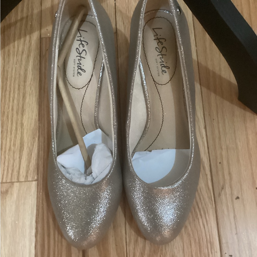 Life Stride Women's Glitter Pumps - Silver